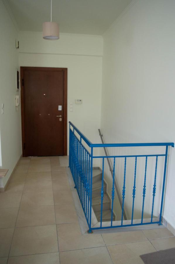Blue And White Apartamento Schinias Exterior foto