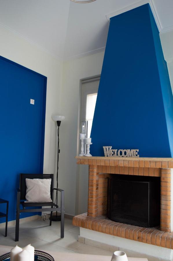 Blue And White Apartamento Schinias Exterior foto